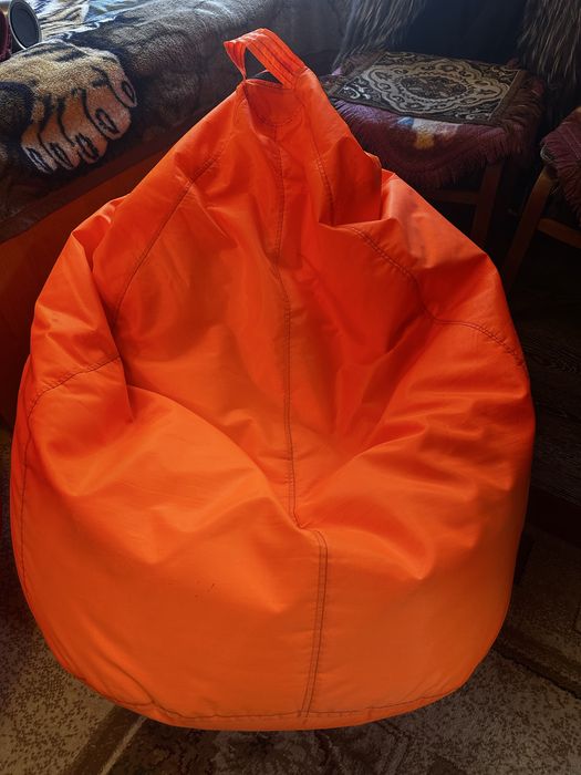 Продам два кресла мешка