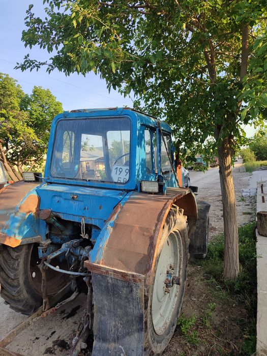 MTZ traktor sotiladi