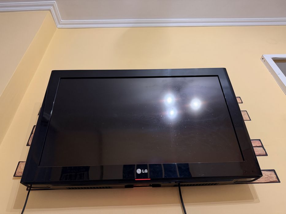 Телевизор LG - 32LD565