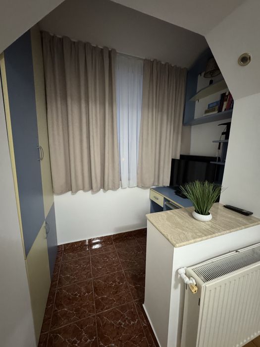 Inchiriez apartament