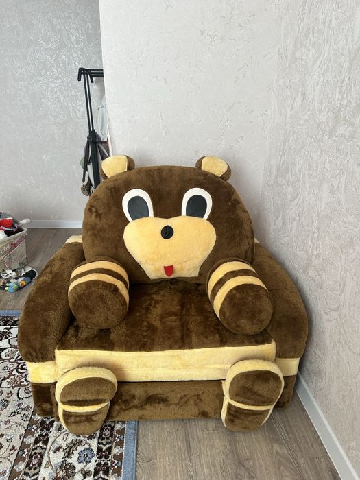 Продам детскую кровать срочно