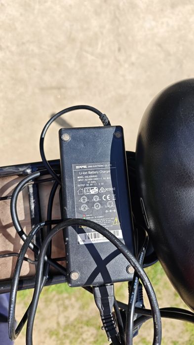 Bicicleta electrica roți pe 28