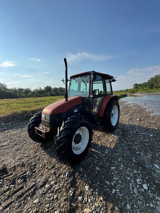 Tractor New Holland L75