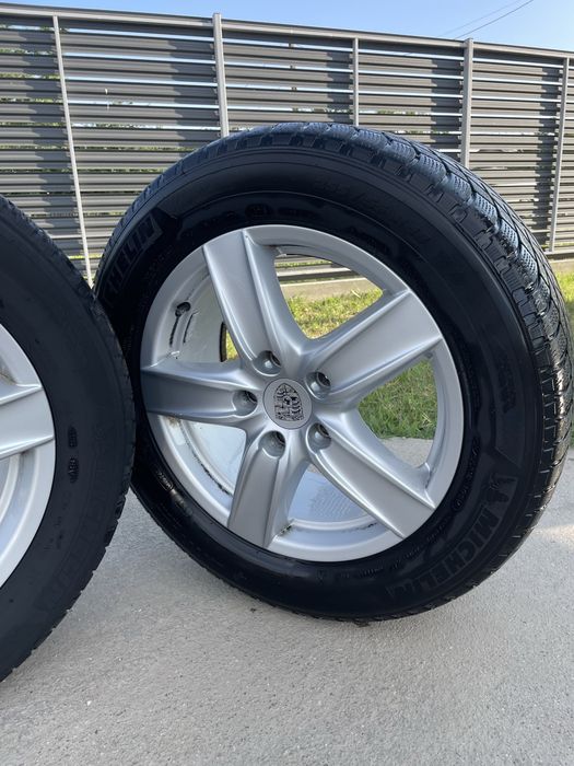 Jante Porsche Cayenne R18