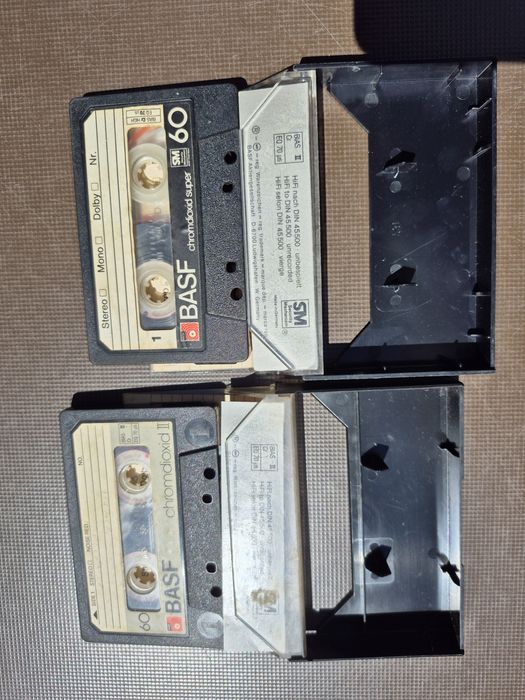 Vând 7 casete audio Basf de 60 minute cu muzica mixta,bune la reinregistrare