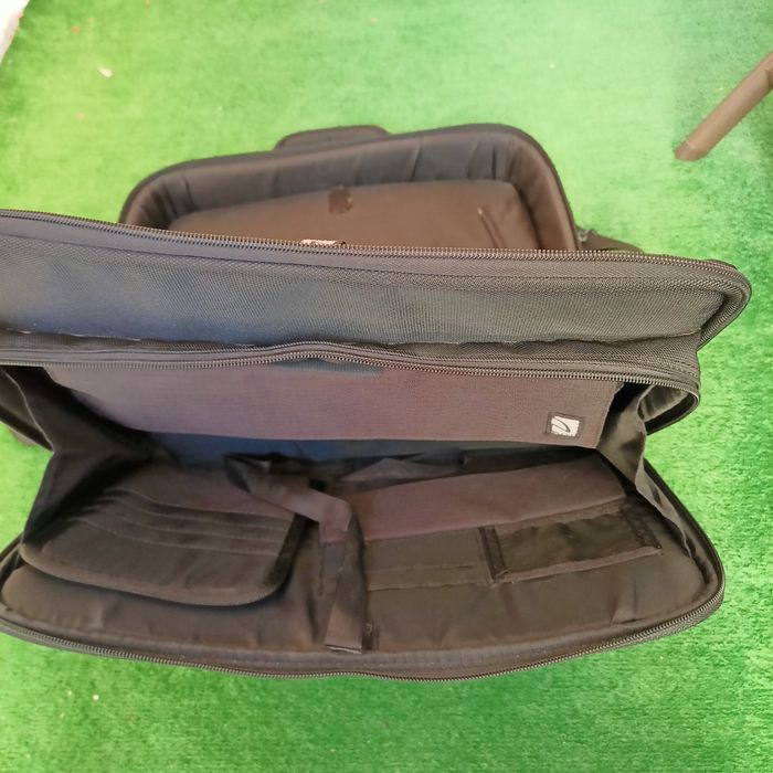Geantă laptop Tucano