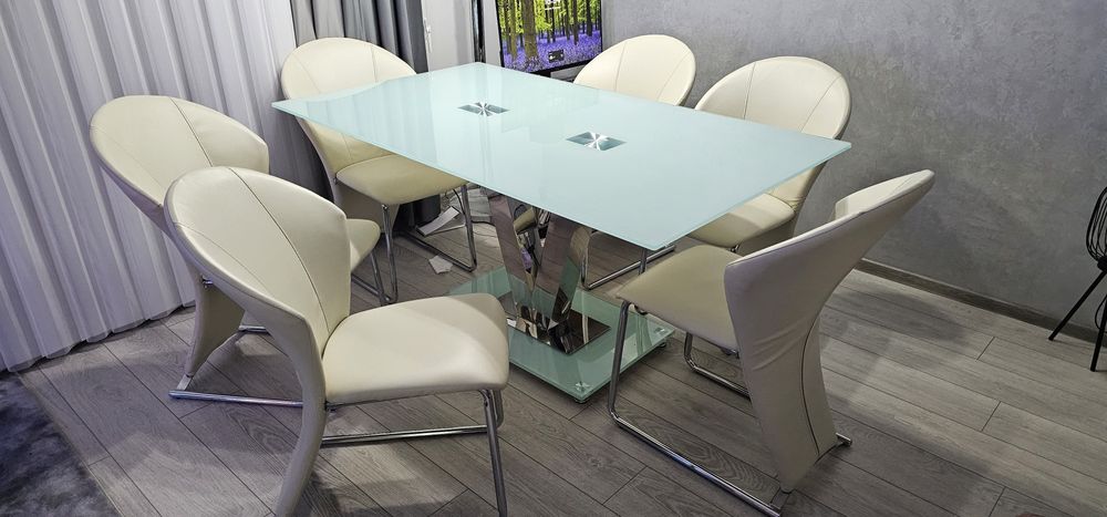 Трапезна маса с шест стола