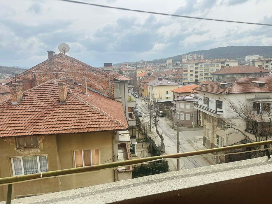 Продава се Многостаен апартамент в Ловеч, Център - 120 кв.м за 676 €/кв.м - Снимка #3