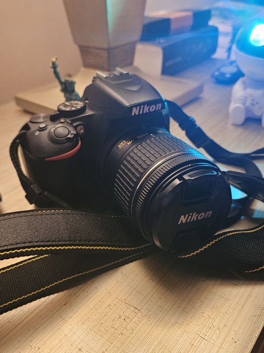 Фотоаппарат Nikon D3500 с китовым объективом