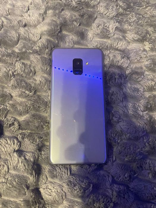 Продам Самсунг а8+