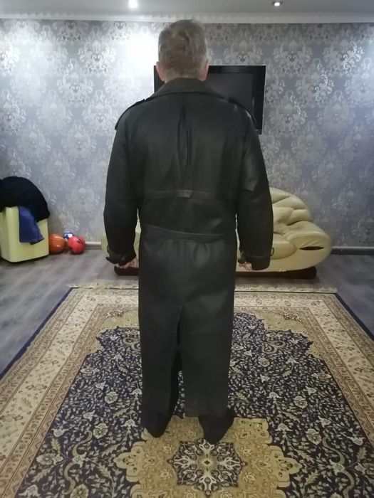 Продам кожаный плащ мужской