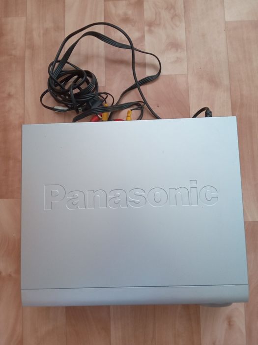 Видеомагнитофон Panasonic
