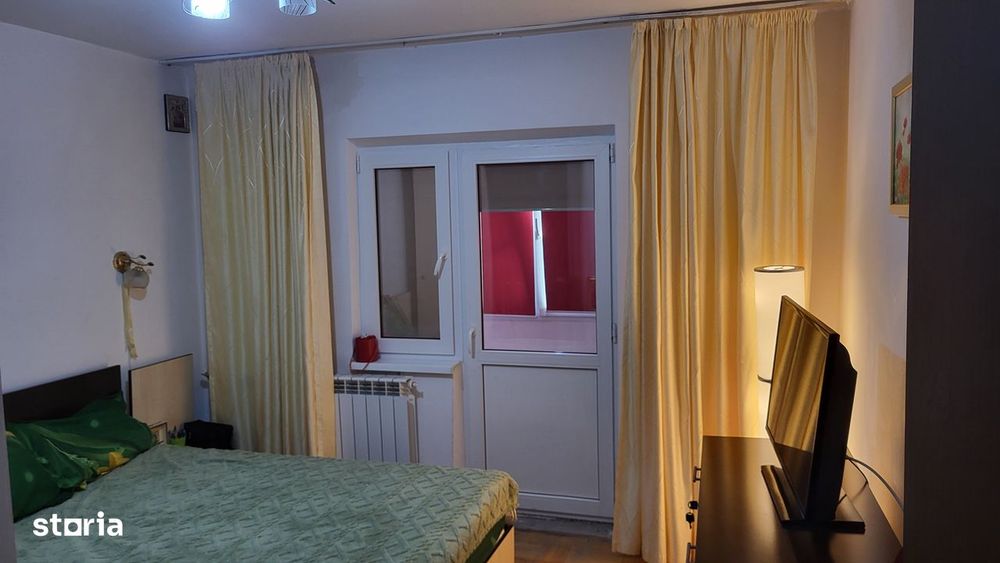 Apartament 3 camere, balcon și debara, etaj 3