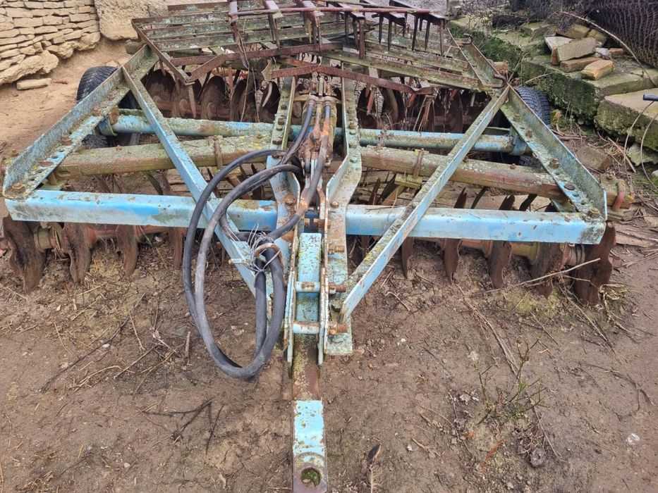 Tractor, plug, disc si remorca