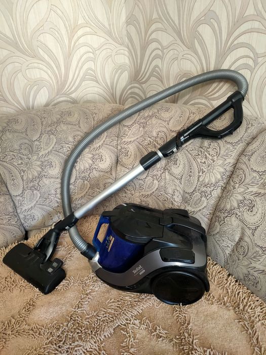 Продам пылесос б/у. 30000 ТГ.