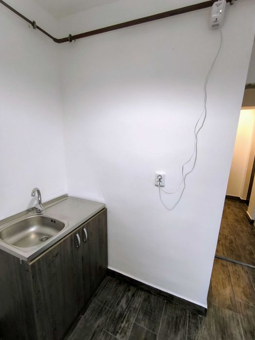 Garsoniera zona Nord, partial renovata, cu centrala termica