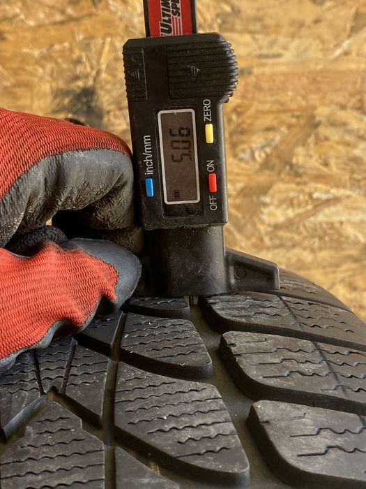 225/55/17 Дънлоп Зимни