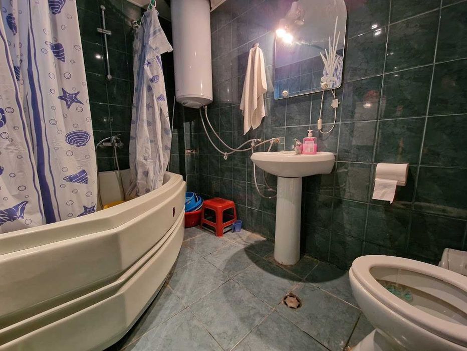 Дава се под наем Тристаен апартамент в Варна, Център - 85 кв.м за 578.34 € - Снимка #8