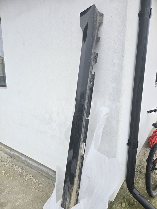 Prag Stanga Bmw G30 seria 5 negru