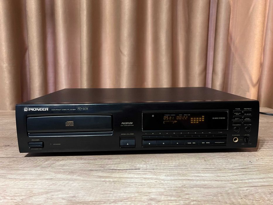 Pioneer PD-203 cd player, direct linear conversion, cd-deck syncro