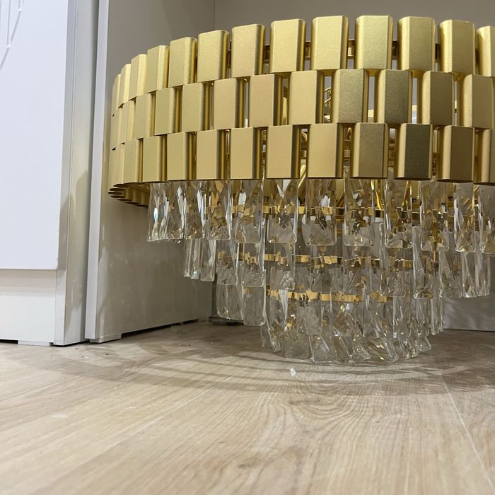 Люстра в гостиную в зал