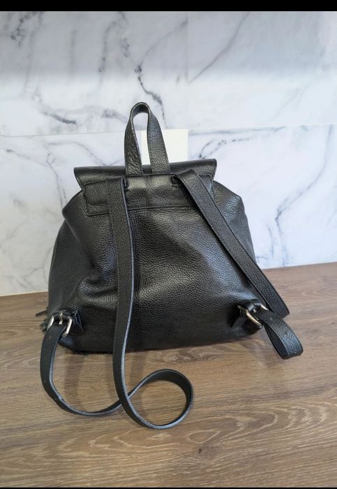 Vând rucsac piele naturala model Laura Maxim