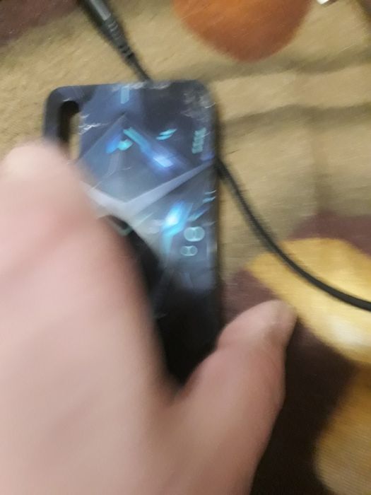 Продавам Samsung A30S