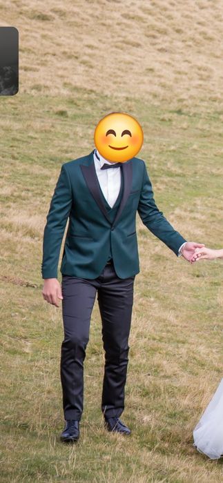 Vând costum de mire
