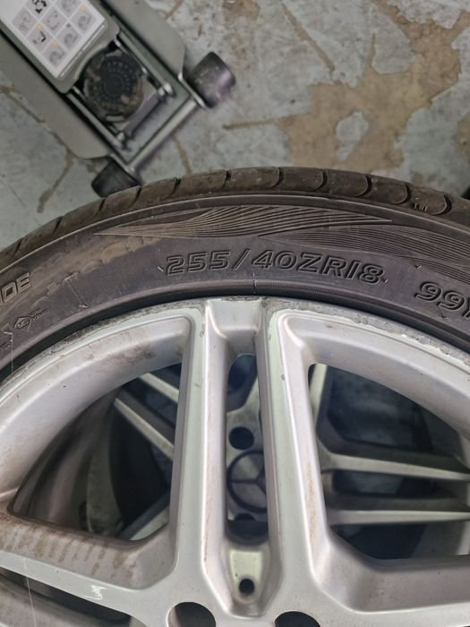Гуми с Джанти за Mercedes Cls W218 255/40 , 285/35 ZR18 dot 2023