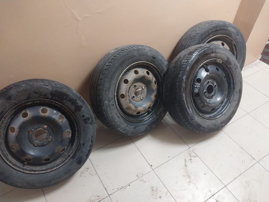 Шины продам R14  185/65 с дисками