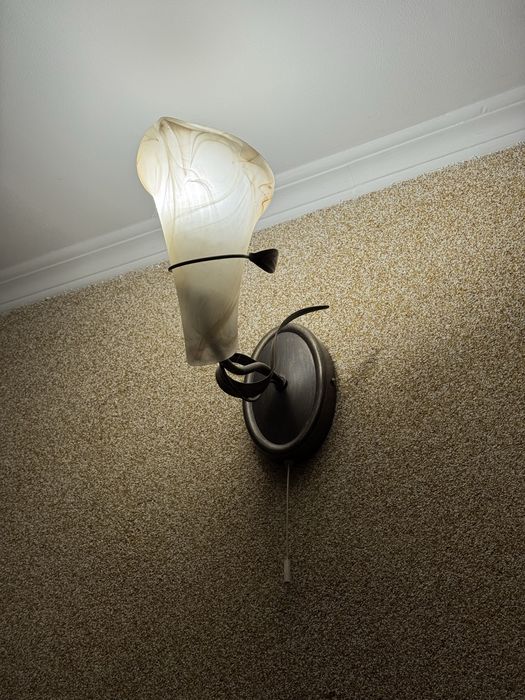 Продам люстры в комнату