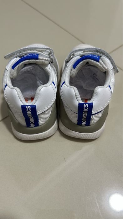 Adidasi biomecanics nr19