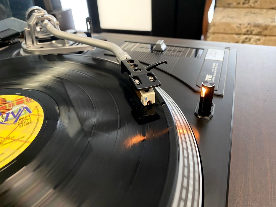 Качествен грамофон с доза Stanton