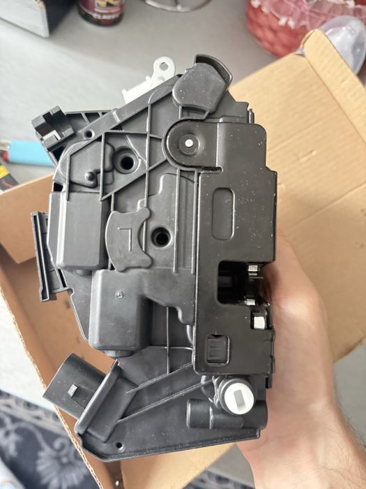 Broasca spate stanga actuator passat cc 2010