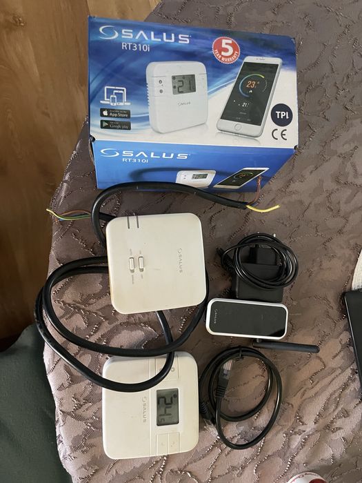 Интернет термостат SALUS RT310i (управление за газов котел безжично)