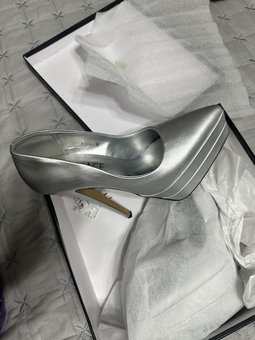 Срочно продам VERSAGE обувь