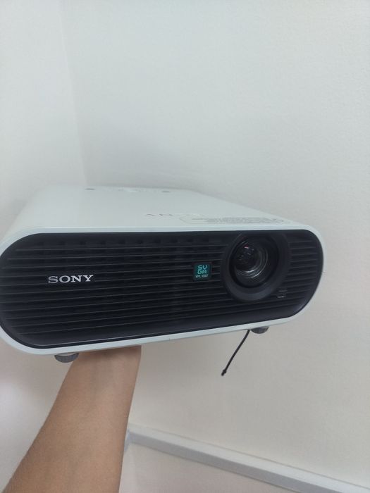 Продам проектор Sony VPL-es7