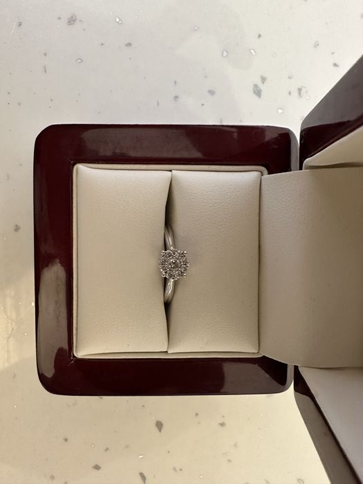 Inel din aur alb de 18 k cu diamante naturale