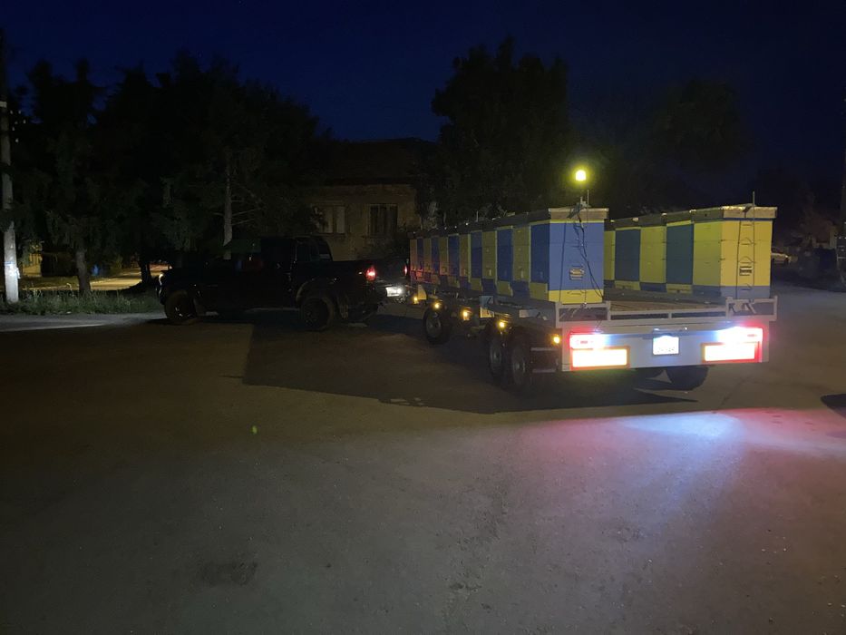 Пчеларски платформи с колесар