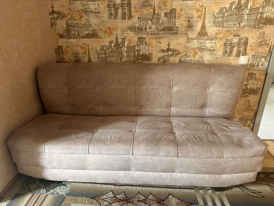 Диван в хорошем состоянии