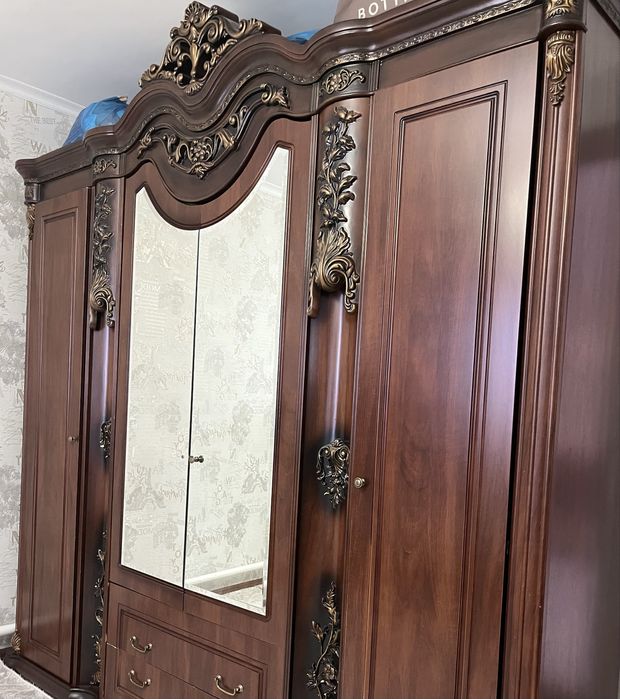 Спальный гарнитур