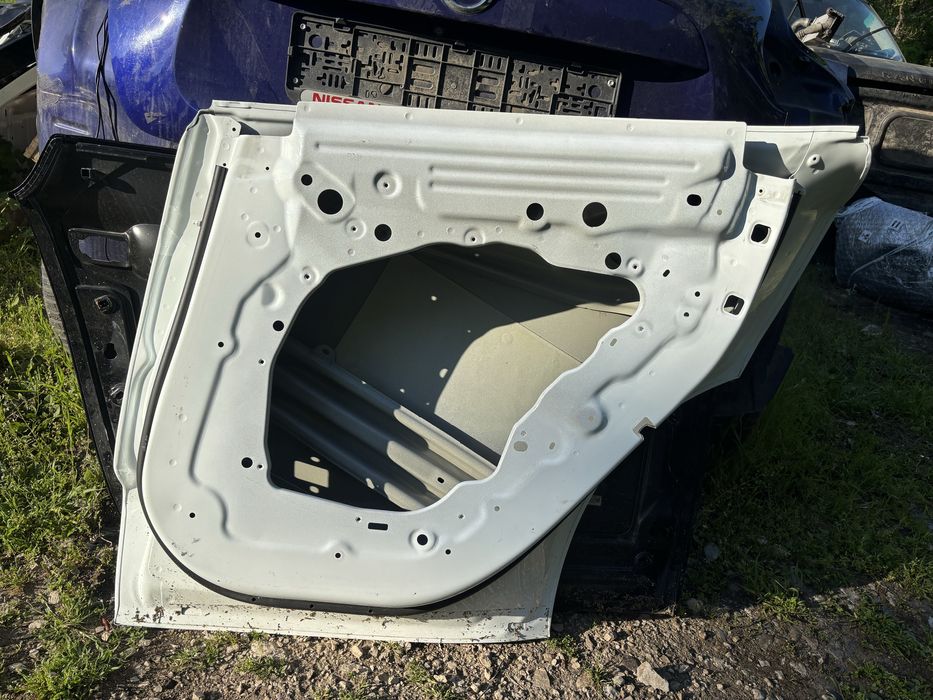 Врата Tesla Model Y