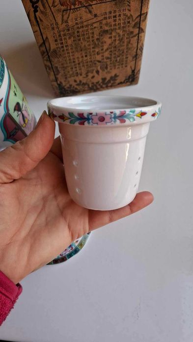 Японска чаша за чай с цедка и капак