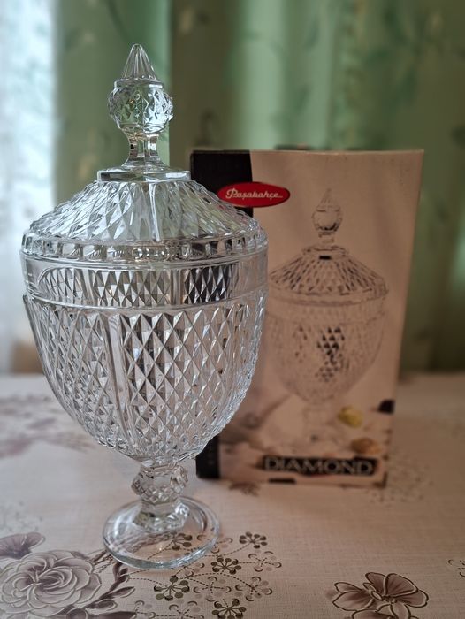 Ваза с крышкой высота 33 см Pasabashe