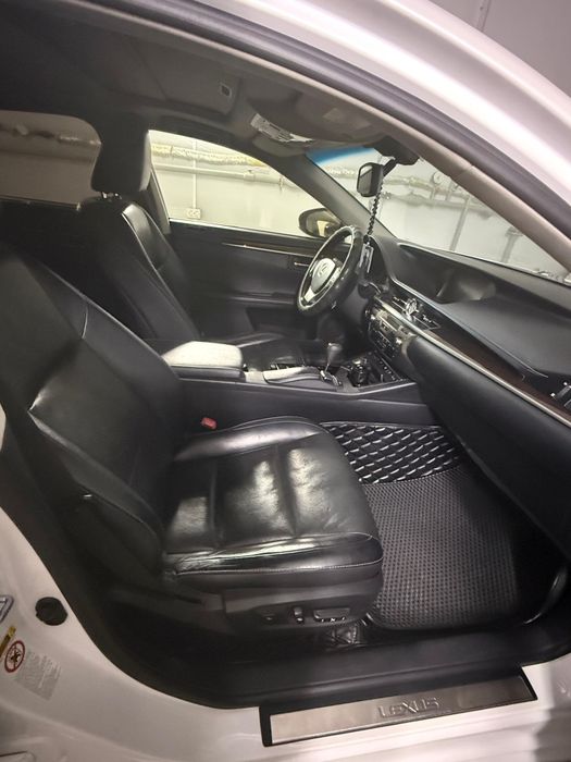 Продам Лексус 250