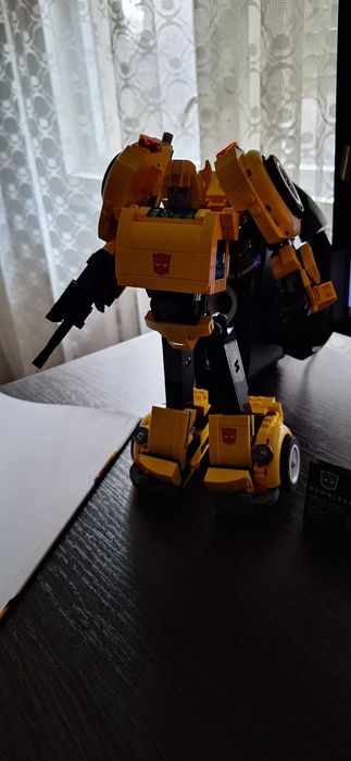 LEGO Transformers 10338 - Bumblebee