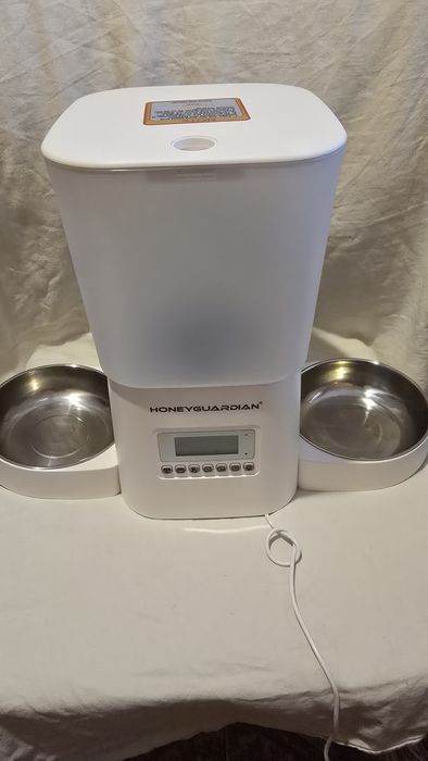 Хранилка за домашни любимци  смарт