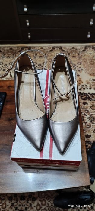 Распродажа Продается Женская обувь