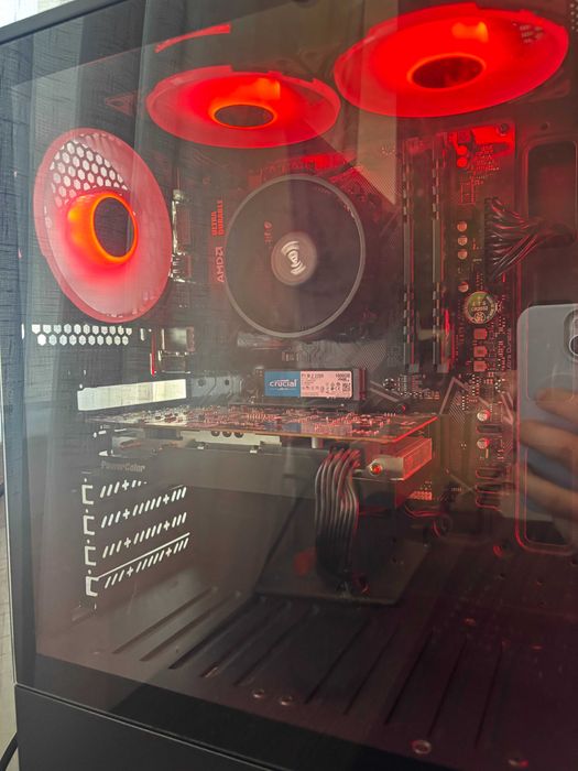 PC Gaming: Ryzen 5 5500 | B550M DS3H | RX 6600 8GB | 16GB RAM | SSD 1TB | Carcasa Alphagear Tactician