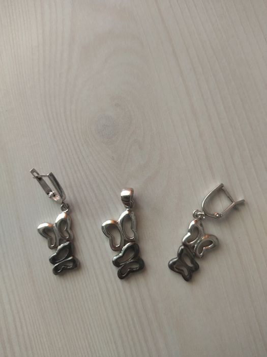 Сребърни обеци и висулка